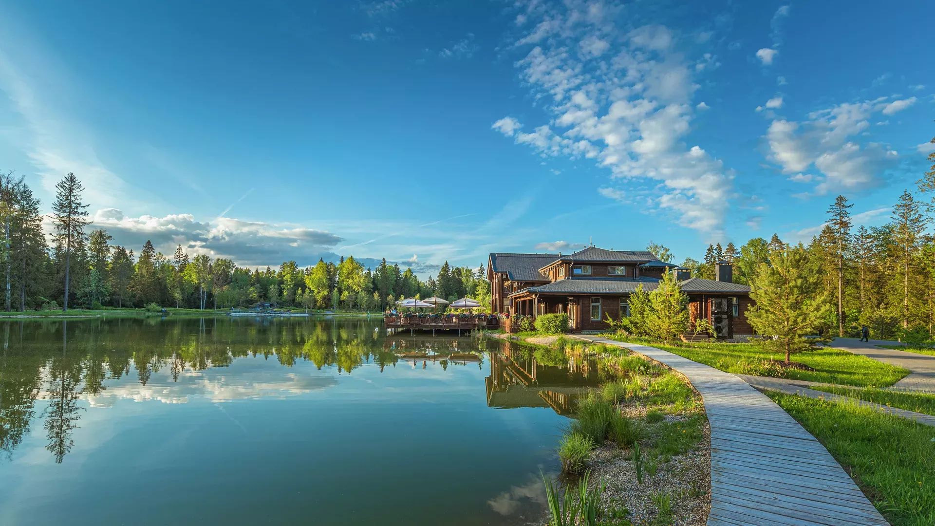 Гостевой визит в отель Cosmos Collection Izumrudny Les Hotel